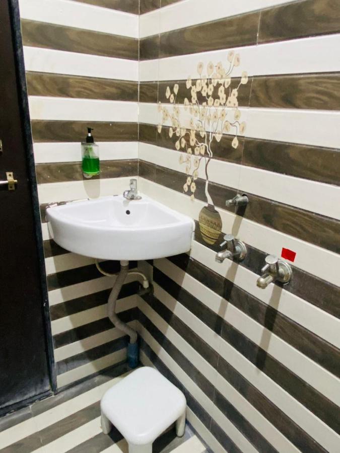 Hotel Meghmalhar Lodging Jejuri Ngoại thất bức ảnh