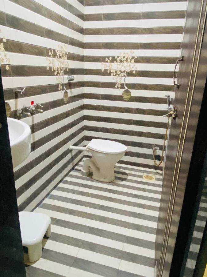 Hotel Meghmalhar Lodging Jejuri Ngoại thất bức ảnh